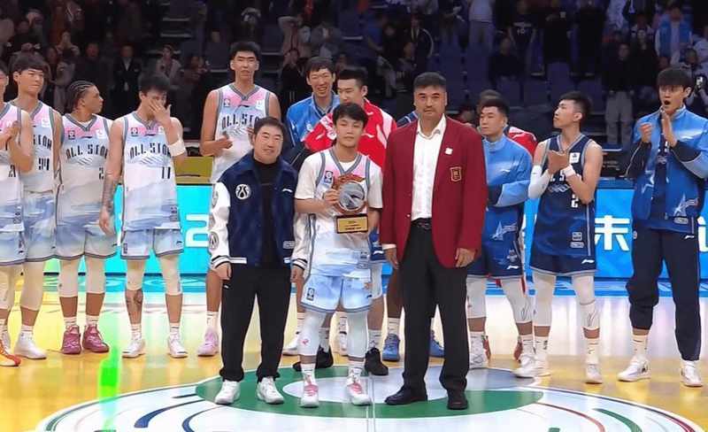 CBA全明星正赛激战落幕,南区力克北区;徐杰闪耀全场,荣膺MVP。 体育新闻 CBA全明星正赛激战落幕,南区力克北区;徐杰闪耀全场,荣膺MVP。 体育新闻