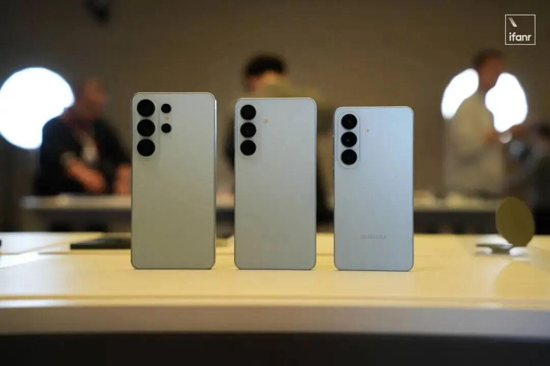 AI热潮挤压供应链，手机价格迎来显著波动；中低端市场首当其冲。