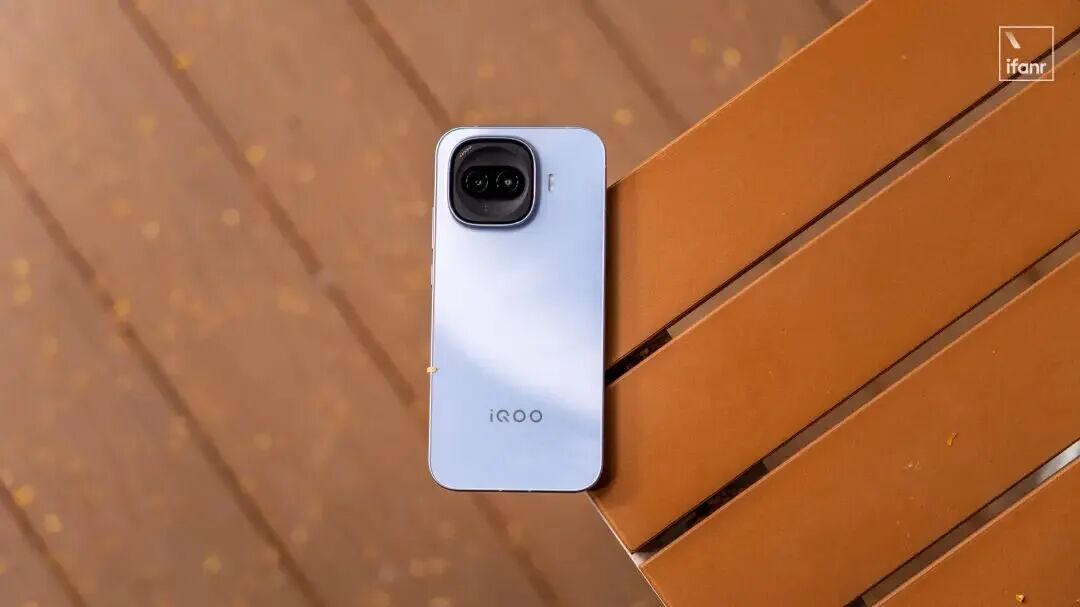  AI热潮挤压供应链，手机价格迎来显著波动；中低端市场首当其冲。 IT技术