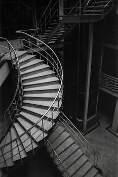 一座城市如何重获新生；从体检诊断到有机再生；政策红利点亮更新之路