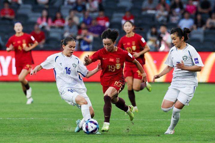 中国女足小组赛前两战顺利出线;进攻效率却明显偏低,定位球屡屡浪费。 体育新闻