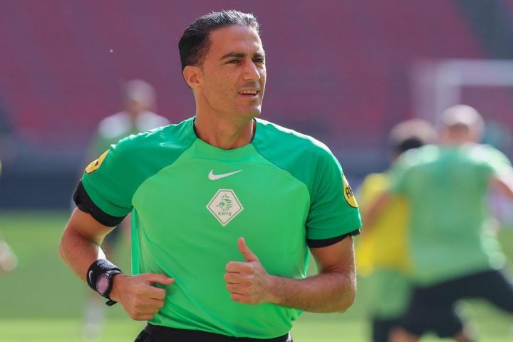 欧冠淘汰赛激战在即,马竞主场迎战热刺;荷兰裁判格祖比尤克掌哨。 体育新闻