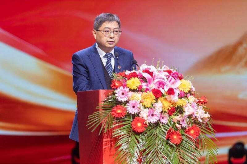 迎驾贡酒管理层交棒;销售老将杨照兵接任总经理;业绩承压下寻求突破路径。 股票财经 迎驾贡酒管理层交棒;销售老将杨照兵接任总经理;业绩承压下寻求突破路径。 股票财经