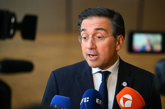  霍尔木兹海峡护航倡议遇阻，国际合作面临考验；盟友态度分化。 新闻