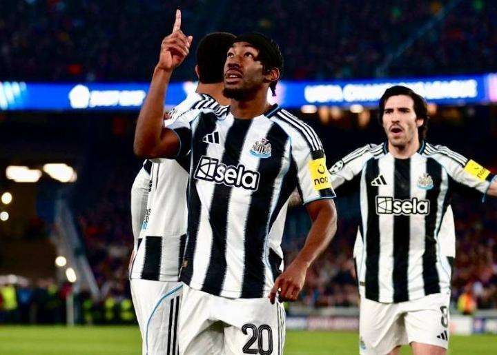 埃兰加闪耀欧冠赛场;成为瑞典第二位淘汰赛梅开二度球员;伊布之后再现传奇时刻。 体育新闻 埃兰加闪耀欧冠赛场;成为瑞典第二位淘汰赛梅开二度球员;伊布之后再现传奇时刻。 体育新闻 埃兰加闪耀欧冠赛场;成为瑞典第二位淘汰赛梅开二度球员;伊布之后再现传奇时刻。 体育新闻