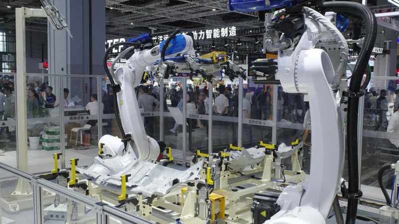  粤企决策层：把握经济结构重塑的机遇窗口——从投资依赖到轻资产盈利的深度进化 股票财经 粤企决策层：把握经济结构重塑的机遇窗口——从投资依赖到轻资产盈利的深度进化 股票财经