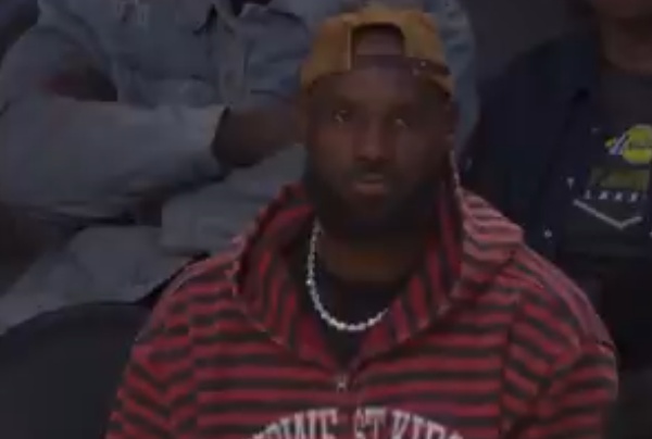  【深度复盘】湖人体系崩塌全记录：从冠军竞争者到战术废墟的数据切片 体育新闻