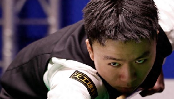  技术视角：江俊如何用四连鞭撕裂世界前25 体育新闻